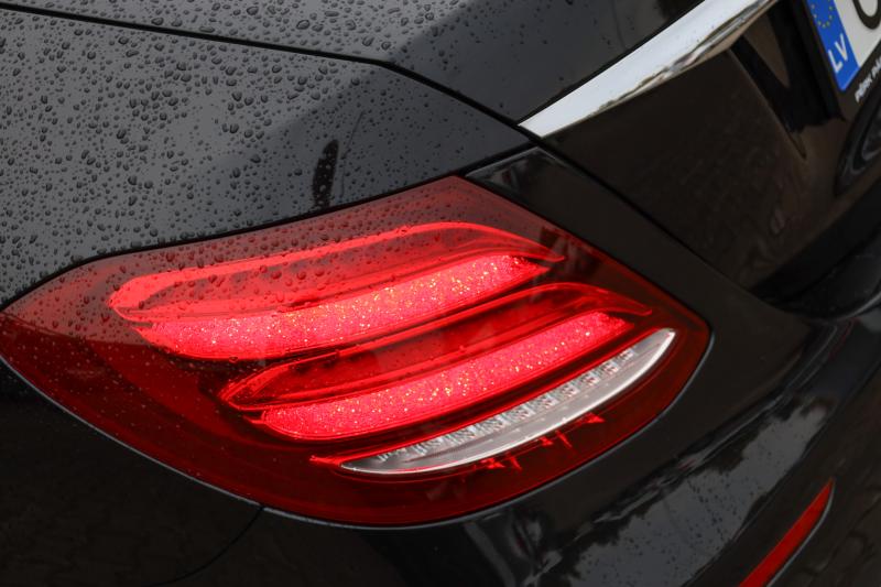 Mercedes-Benz - E220 - pic8
