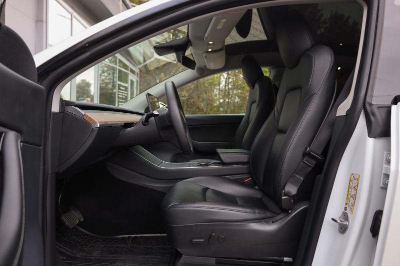 Tesla - Model Y - pic9