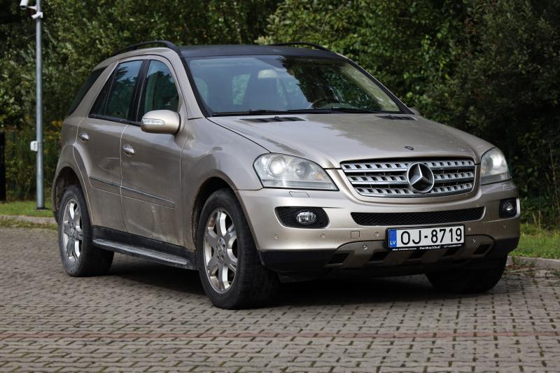 Mercedes-Benz - ML320 - pic2