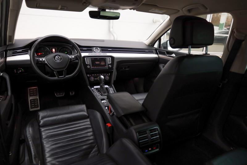 Volkswagen - Passat Alltrack - pic14