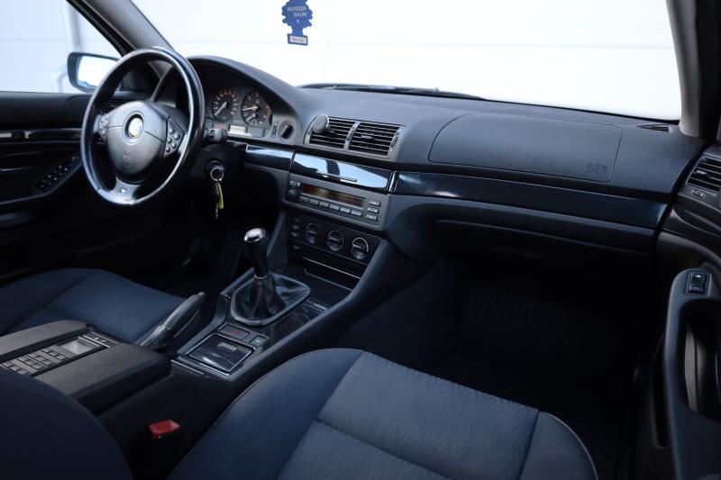 BMW - 525 - pic11