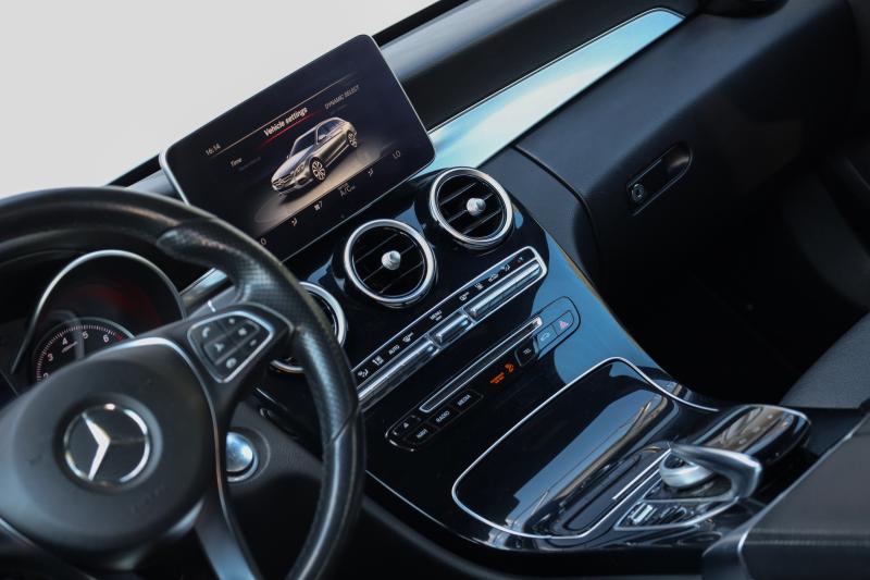 Mercedes-Benz - C350 - pic15