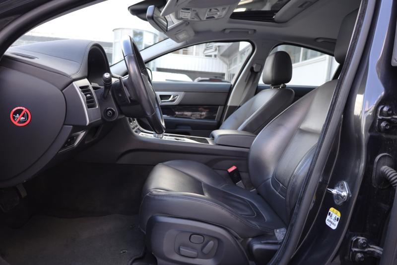 Jaguar - XF - pic9