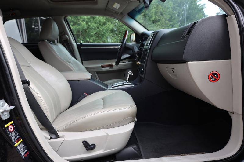 Chrysler - 300C - pic15