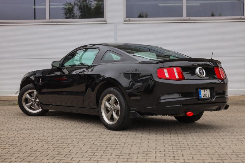Ford - Mustang - pic6
