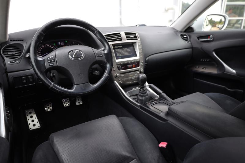 Lexus - IS 220 - pic8