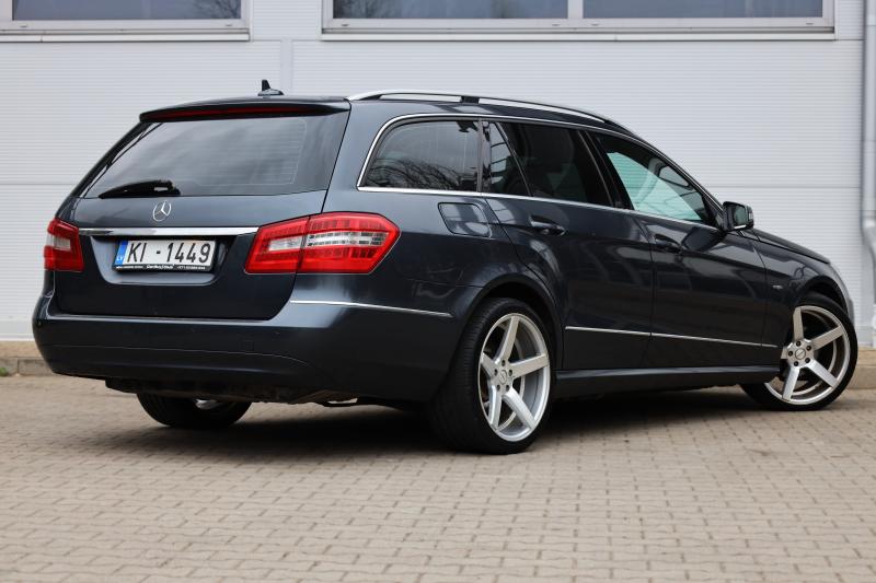 Mercedes-Benz - E200 - pic6