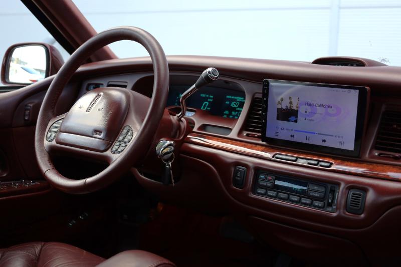 Lincoln - Town Car - pic20