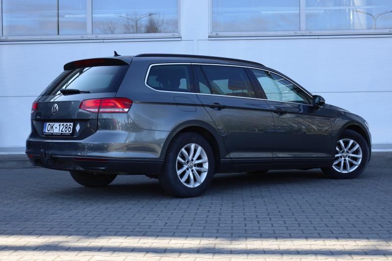 Volkswagen - Passat - pic8