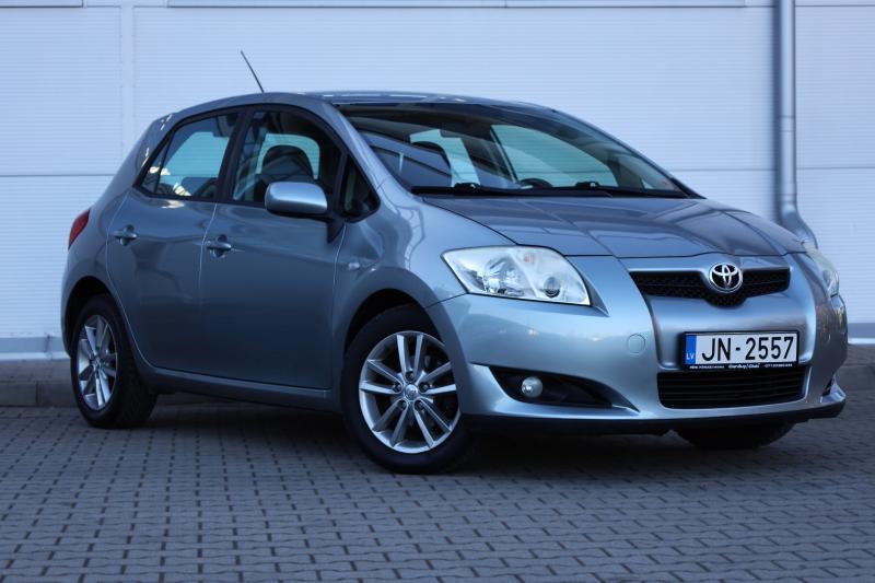 Toyota - Auris - pic2