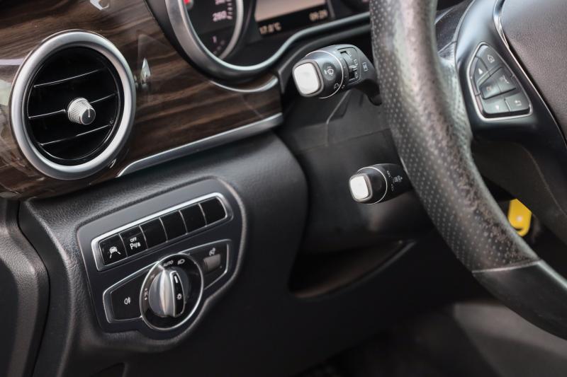Mercedes-Benz - V250 - pic10