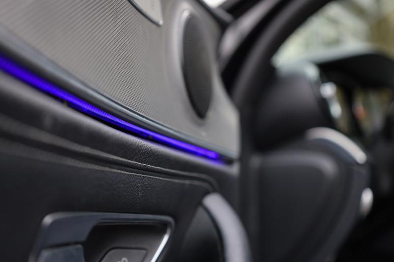Mercedes-Benz - E220 - pic12