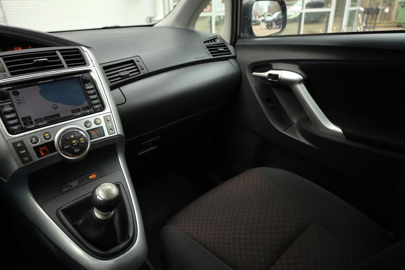 Toyota - Verso - pic7