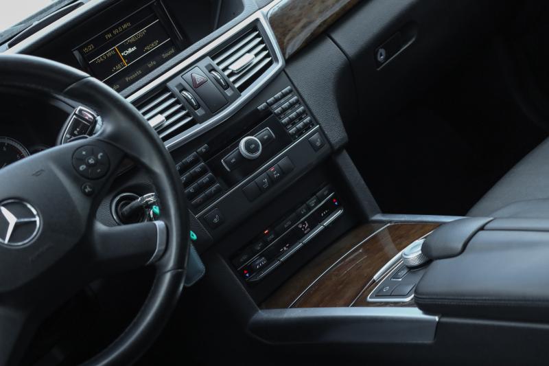 Mercedes-Benz - E300 - pic12