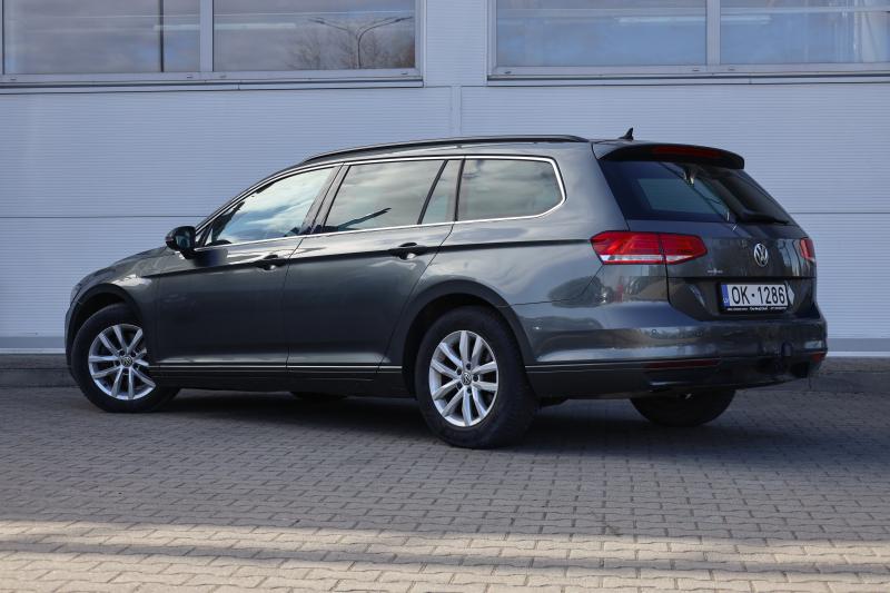 Volkswagen - Passat - pic6