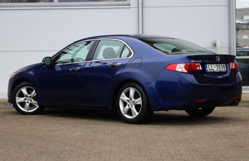 Honda - Accord - pic3