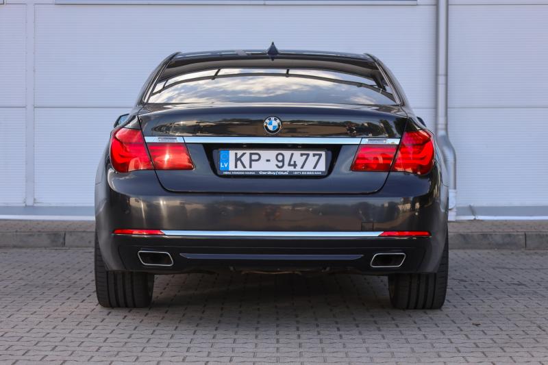 BMW - 740 - pic5