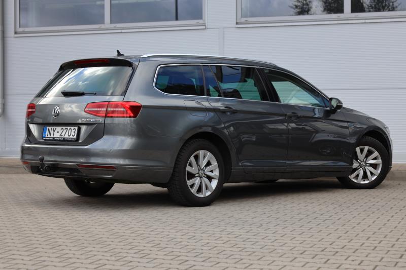 Volkswagen - Passat - pic4