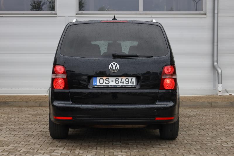 Volkswagen - Touran - pic6