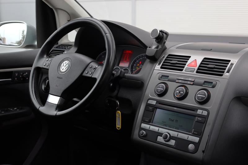 Volkswagen - Touran - pic12