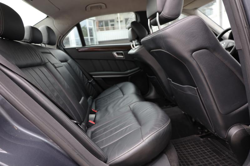Mercedes-Benz - E200 - pic15