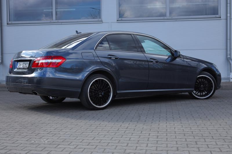 Mercedes-Benz - E300 - pic8