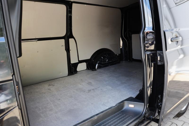 Volkswagen - Transporter - pic12