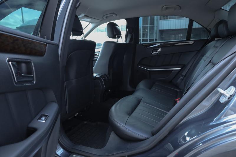 Mercedes-Benz - E300 - pic14