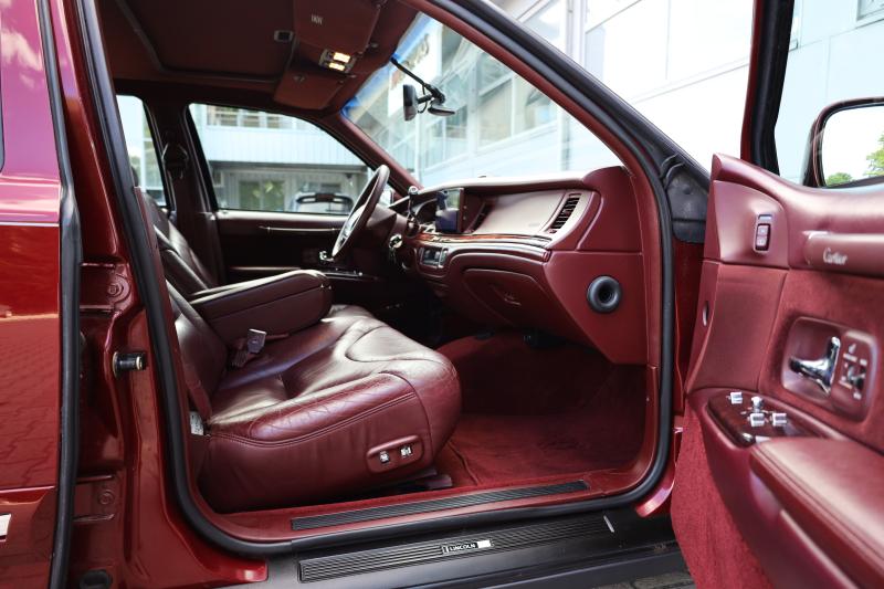 Lincoln - Town Car - pic21