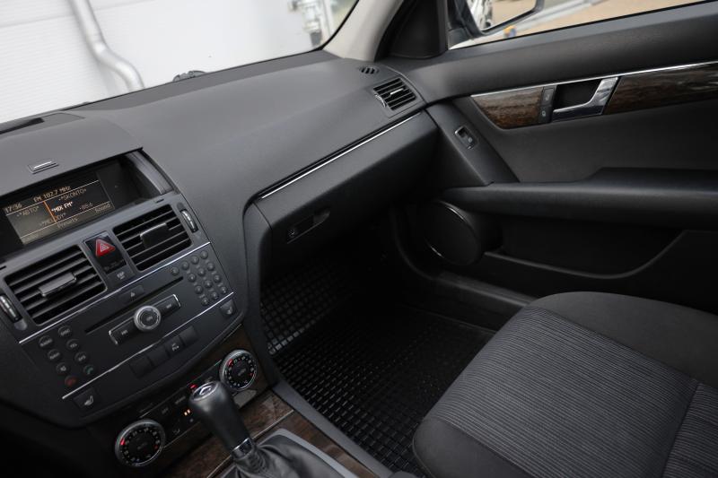 Mercedes-Benz - C220 - pic8
