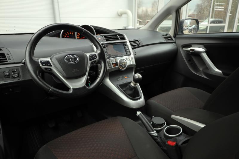 Toyota - Verso - pic6