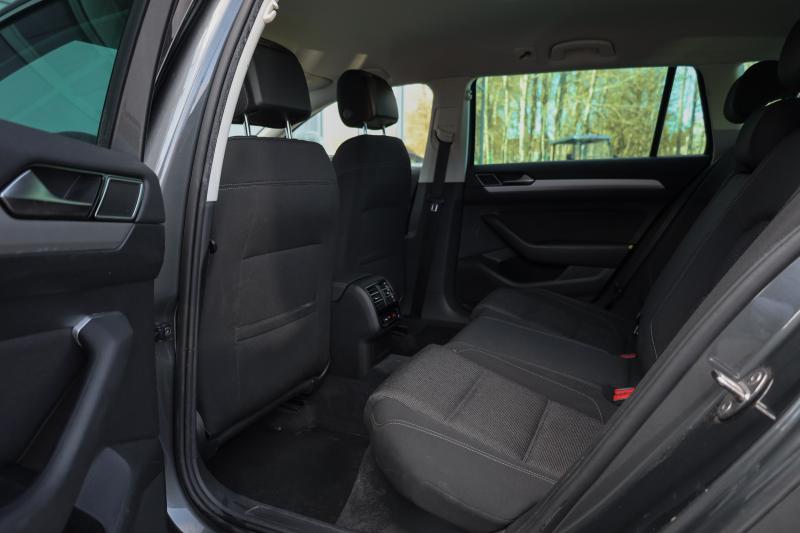 Volkswagen - Passat - pic14