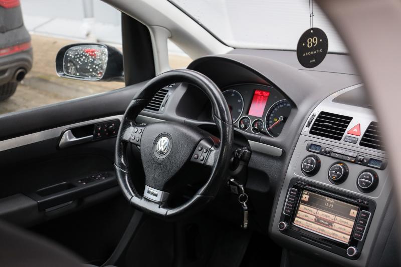 Volkswagen - Touran - pic17