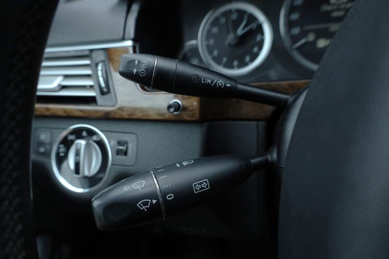 Mercedes-Benz - E200 - pic16