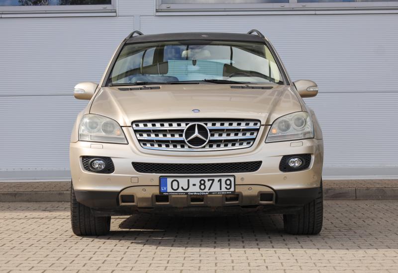 Mercedes-Benz - ML320 - pic2