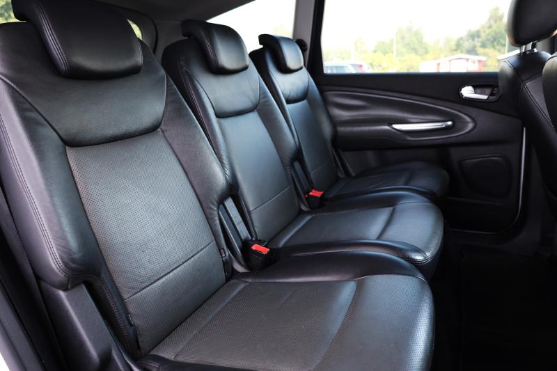 Ford - S-MAX - pic21