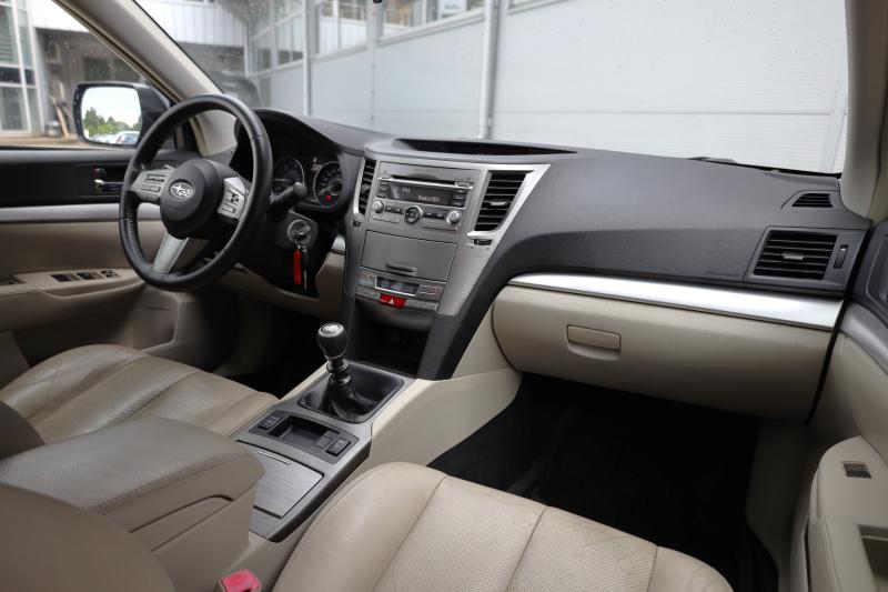 Subaru - Legacy - pic8