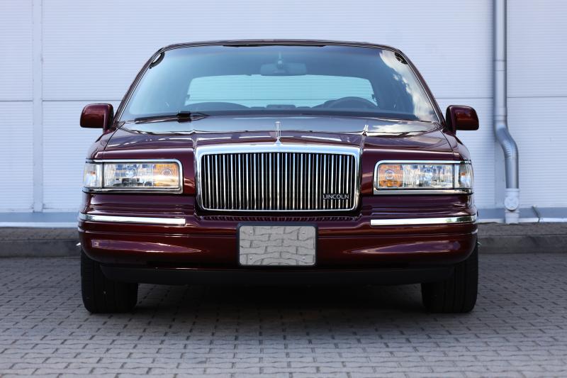 Lincoln - Town Car - pic3