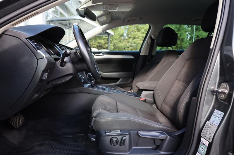 Volkswagen - Passat - pic8
