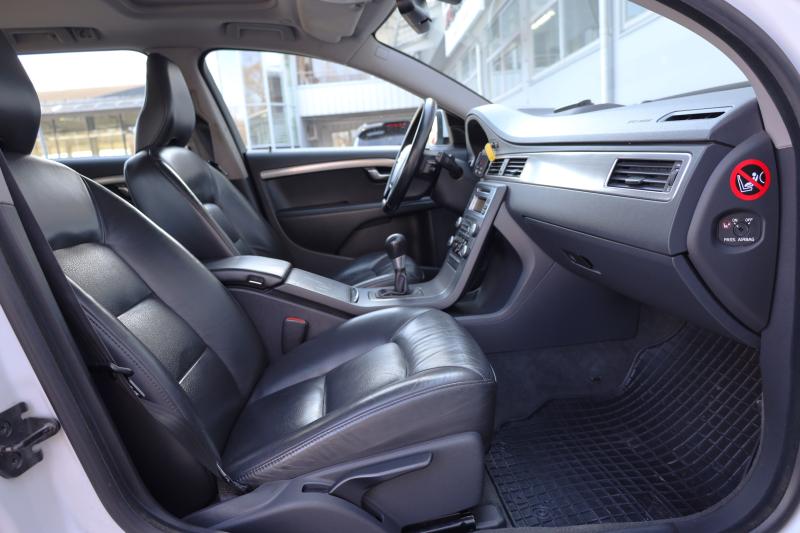 Volvo - V70 - pic12