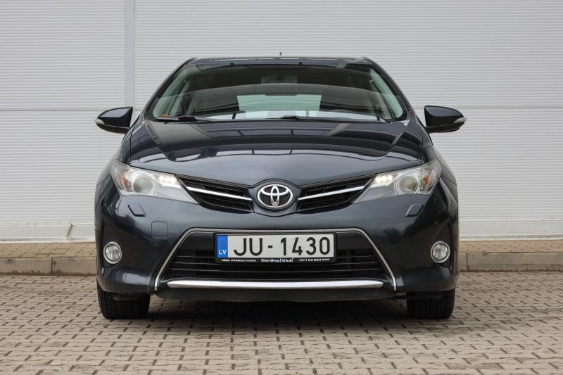 Toyota - Auris - pic3