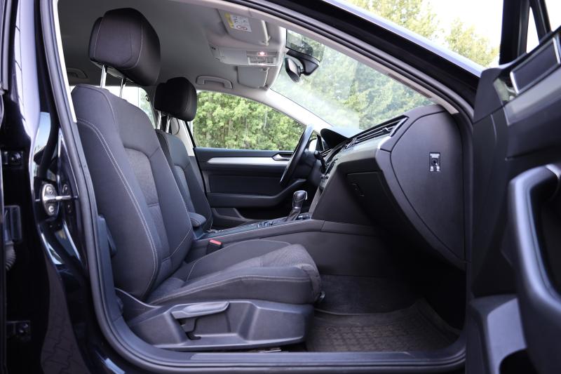 Volkswagen - Passat - pic11