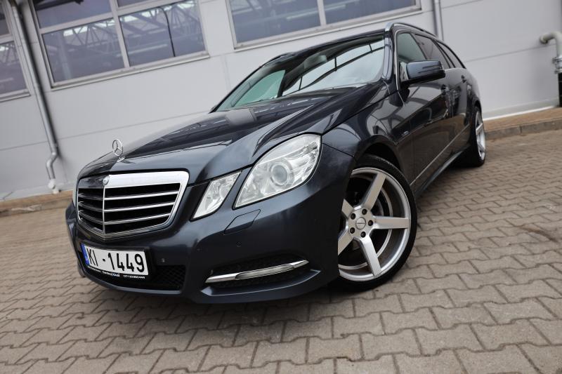 Mercedes-Benz - E200 - pic2