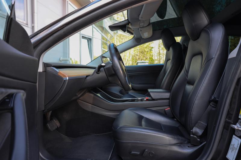 Tesla - Model 3 - pic9