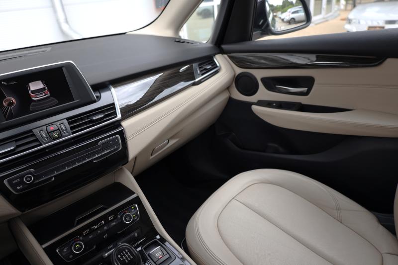 BMW - 218 - pic9