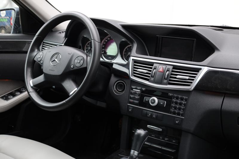 Mercedes-Benz - E200 - pic11
