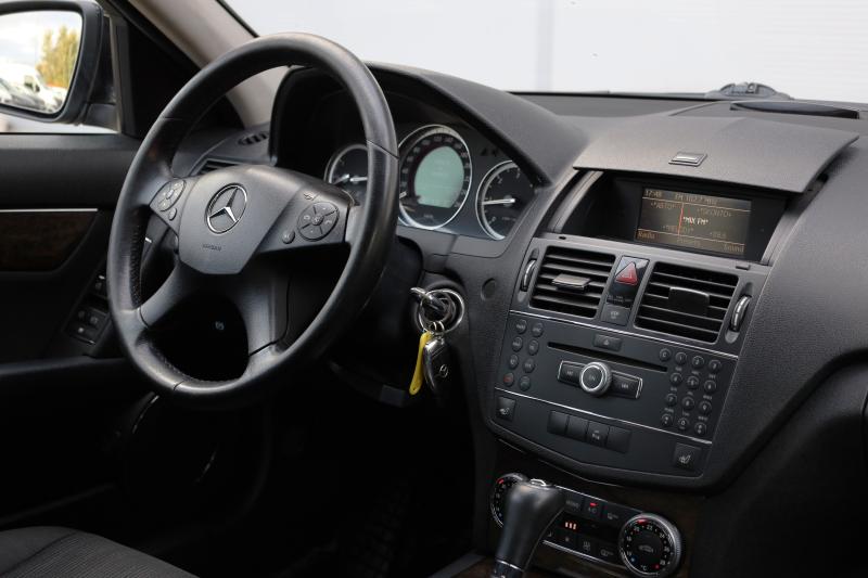 Mercedes-Benz - C220 - pic11