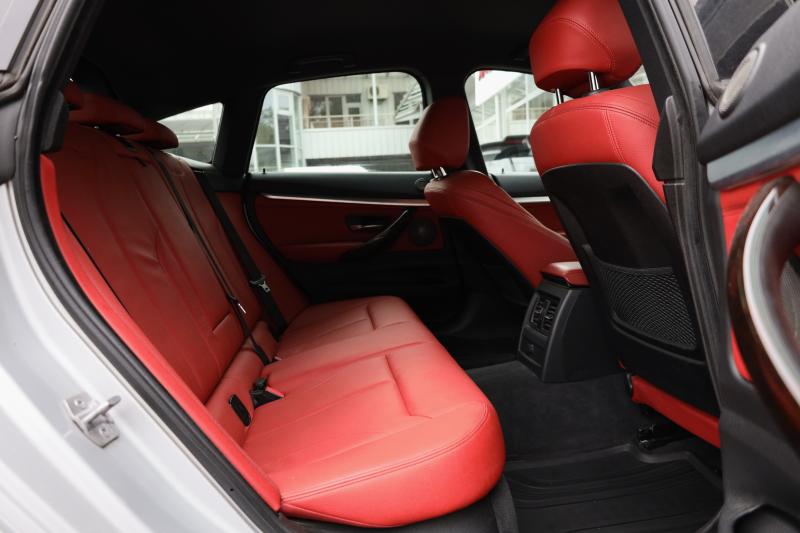BMW - 330 - pic16
