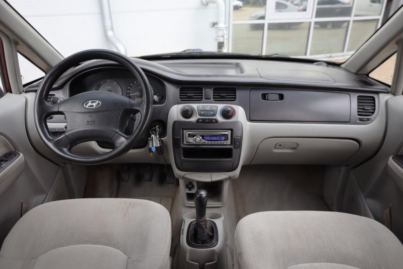 Hyundai - Trajet - pic5