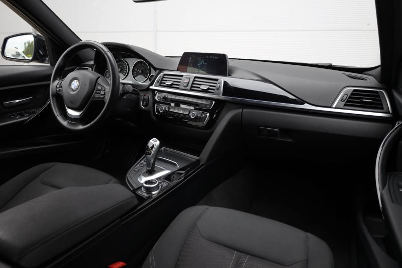 BMW - 320 - pic12
